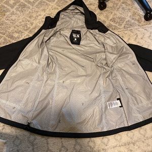 Mountain hardware jacket